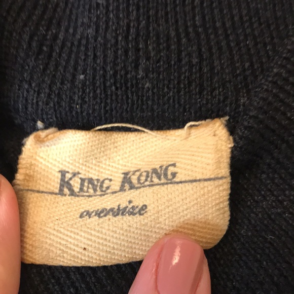 Black merino 100% sweater. Fitted. - Picture 2 of 3